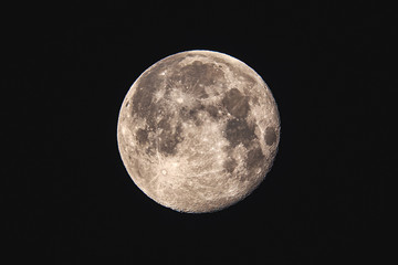 Full moon in Vitoria from home meanwhile lock out