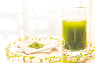 健康食品の大葉青汁と粉