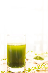 大麦若葉の青汁と粉