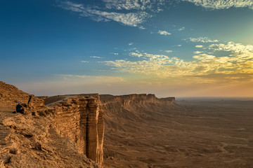 Fototapeta na wymiar Edge of the World, a natural landmark and popular tourist destination near Riyadh -Saudi Arabia.