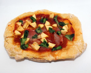 Pizza bacon-pomme-mâche