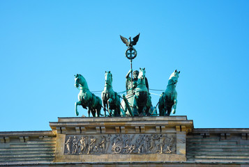 Obraz premium the quadriga on brandeburg tor in Berlin