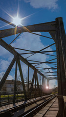 An einem sonnigen Tag auf der Zugbrücke.