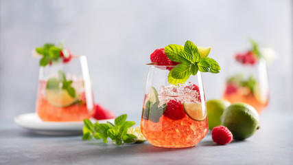 Raspberry mojito