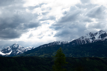 Fototapeta na wymiar Snowy Mountains in Austria 