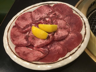 Yakiniku beef tongue with lemon
