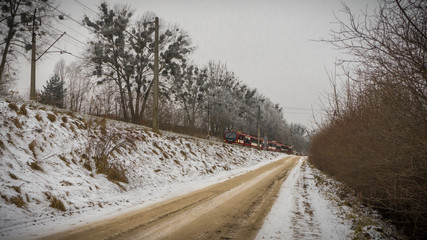 Pociąg przy drodze © Andrzej