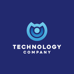 Obraz premium Technology Logo Design Vector. Media Symbol and App emblem icon for company.