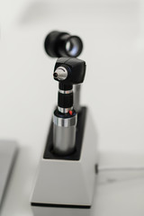 Device for examining the outer ear. Electronic otoscope