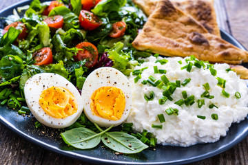 Breakfast - boiled egg, cottage cheese and vegetables
