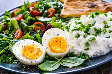 Breakfast - boiled egg, cottage cheese and vegetables
