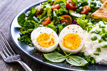 Breakfast - boiled egg, cottage cheese and vegetables
