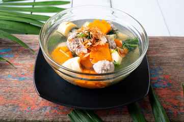 Clear Soup with Ivy Gourd, Tofu and Minced Pork