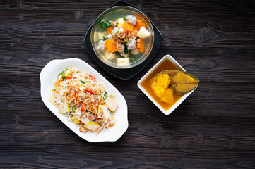 Stir Fried Bean Sprouts with tofu and scallion. Asian vegetable stir fry