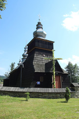 Fototapeta na wymiar Wooden Orthodox church in Polany