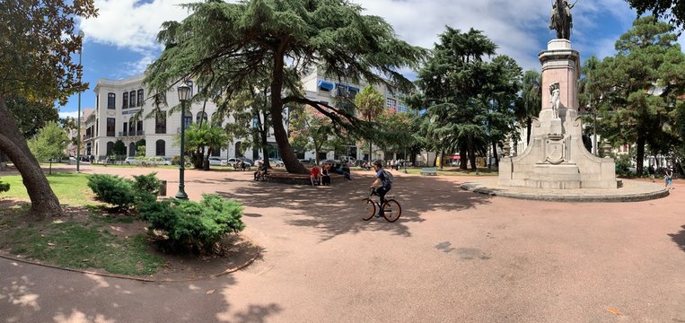 「モンテビデオ」の画像 12,255 件の Stock 写真、ベクターおよびビデオ Adobe Stock