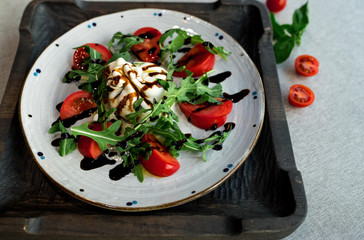 salad with arugula and mozzarella