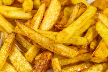 tas de frites françaises croustillantes et dorées