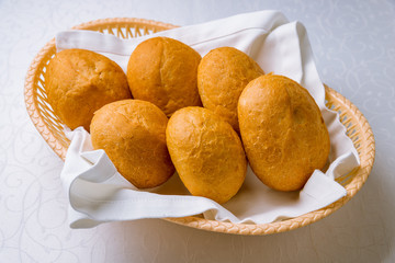 Bread basket, round bread rolls