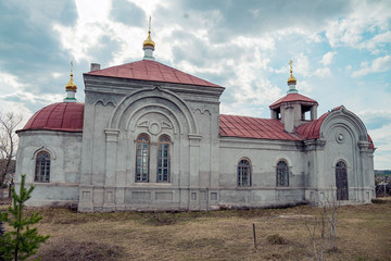 Fototapeta na wymiar Church in a Russian village
