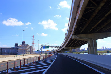 Fototapeta na wymiar Traffic on Tokyo Metropolitan Expressway