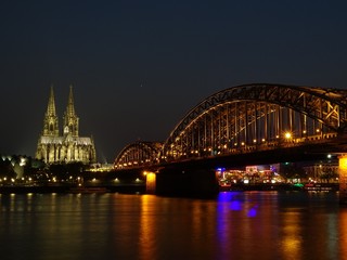 Kölner Dom nachts