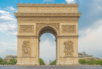 Fototapeta premium Paris, France - 04 25 2020: View of the Triumphal arch during the coronavirus period
