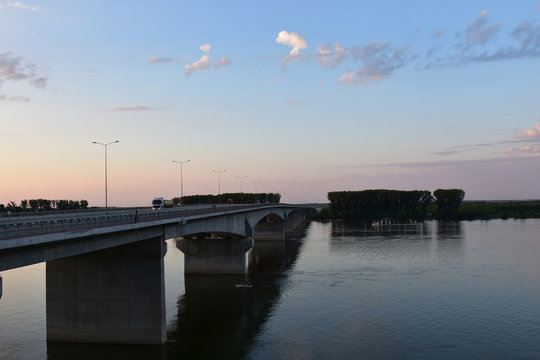 Long Pupin mosr near Zemun, with little traffic on it