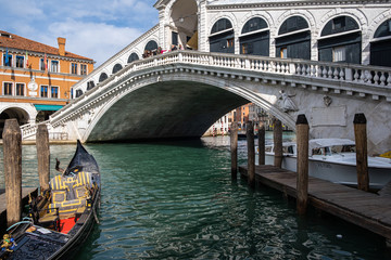 Fototapeta na wymiar Ponte di Rialto a Venezia