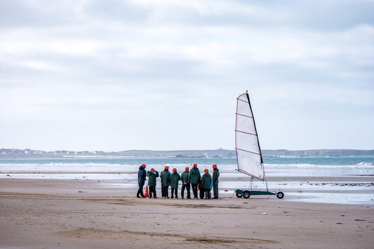 char &agrave; voile sur la plage de Penthi&egrave;vre