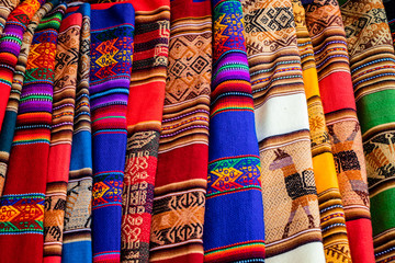 tejido peruano colorido