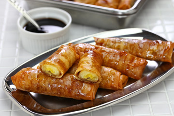 turon, filipino banana spring roll, lumpiang saging