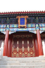 Fototapeta premium Porte d'un temple à Pékin, Chine
