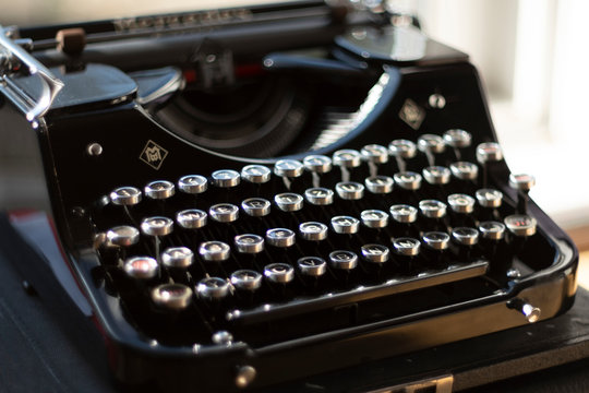 Vintage typewriter - Mercedes Selekta.