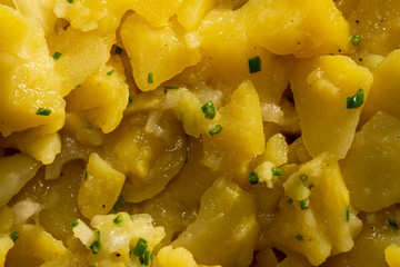 Kartoffelsalat mit Schnittlauch