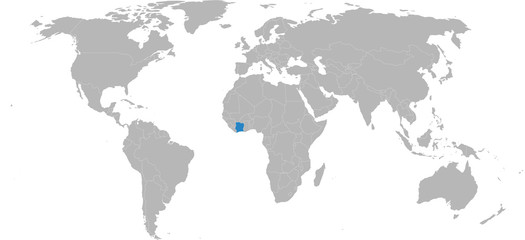 Fototapeta premium Afrykański kraj Wybrzeża Kości Słoniowej wyróżniony na mapie świata. Jasnoszare tło. Koncepcje biznesowe, stosunki dyplomatyczne, handlowe, turystyczne i gospodarcze.