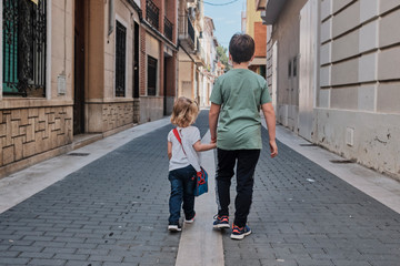 children walking the streets during the pandemic