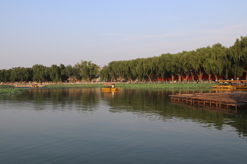 Fototapeta premium Lac du parc Beihai à Pékin, Chine 