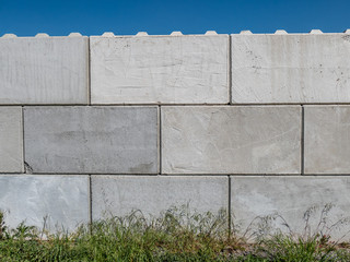 Große Mauersteine aus Beton