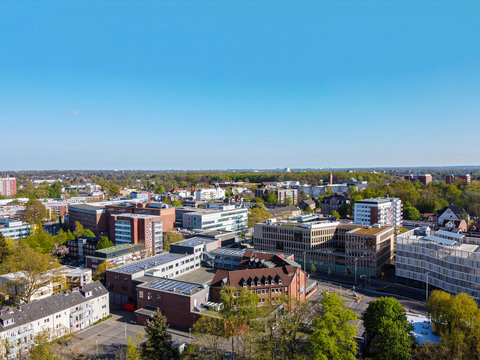 Luftaufnahme der Innenstadt von Pinneberg in Schleswig-Holstein