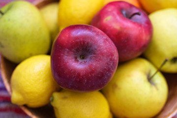 red and yellow apples