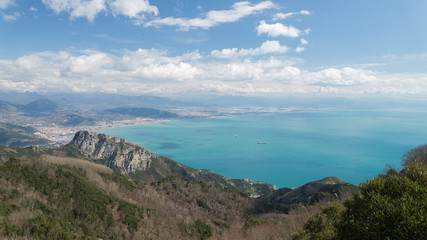 Fototapeta na wymiar View of the Gulf of Salerno