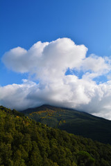 Obraz na płótnie Canvas Grandes nubes del Montseny
