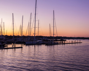 Fototapeta na wymiar sunrise at the marina