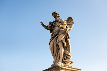 Obraz premium Ponte Sant'angelo. Pedestrian bridge over the Tiber, bridge of the Holy angel. Figure on the bridge close-up.