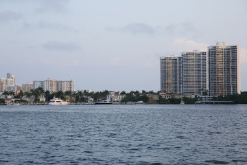 Obraz premium modern buildings skyscrapers on the water