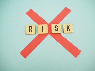 Riskの単語と赤いばつ印✖️