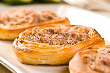 esfiha aberta de carne