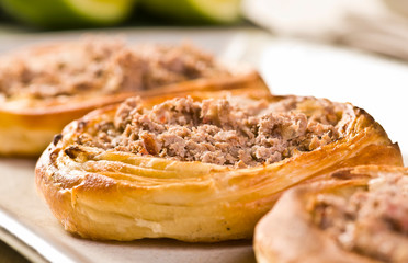 esfiha aberta de carne