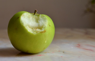 La manzana que llora